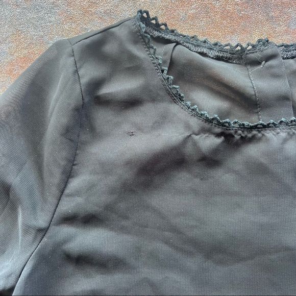 sheer embroidered top - Picture 4 of 5